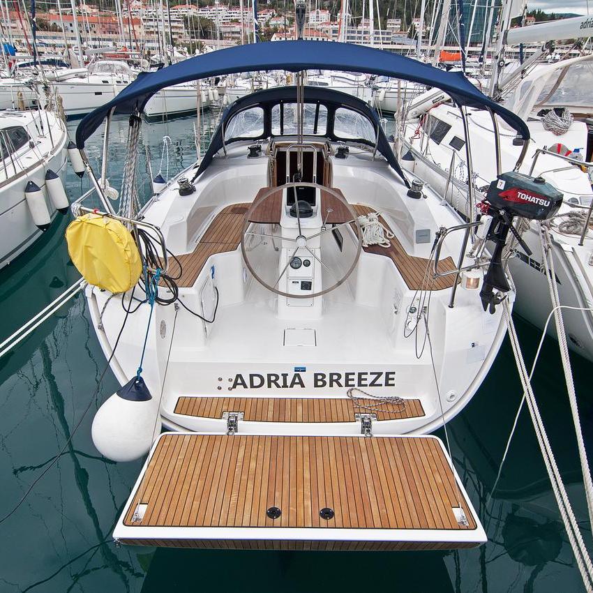 Bavaria Cruiser 33 / Adria Breeze