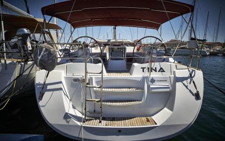 Jeanneau 53 - 5 + 1 cab. / Tina (2011)