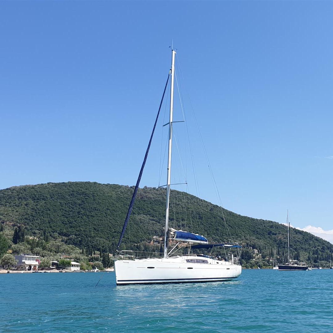 Oceanis 43+ / Twins (New sails 2023 - Solar panel-Bow Thruster- A/C)