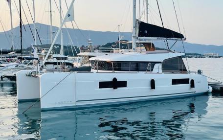 Lagoon 40 / Fratelli (2022)