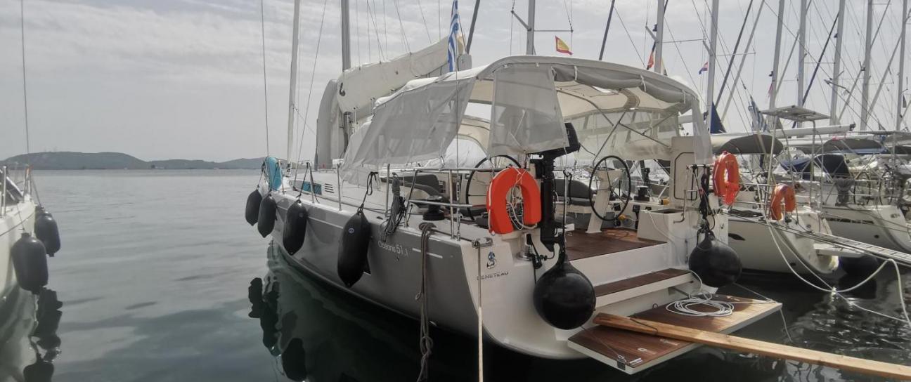 Oceanis 51.1 / LIVING IN SEA (generator, air condition, teak cockpit, pearl grey hull, 1 SUP free of charge) (2022)