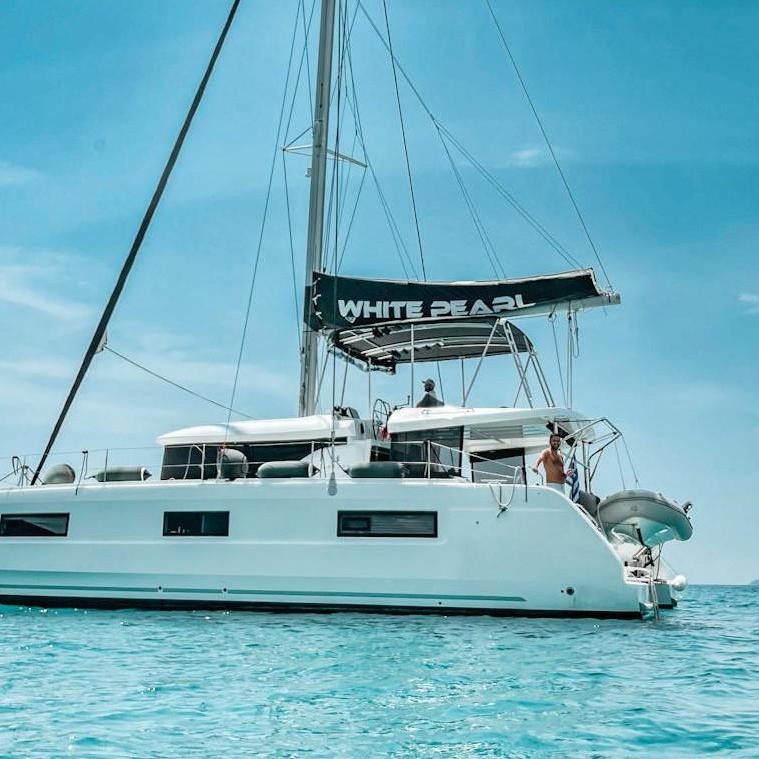Lagoon 46 / WHITE PEARL (generator, air condition, water maker, 2 SUP free of charge) *Skippered only*