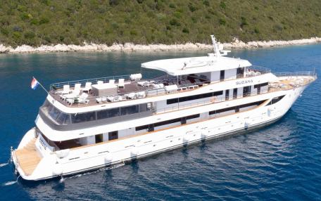 Luxury Motor Yacht / Suzana (2021)