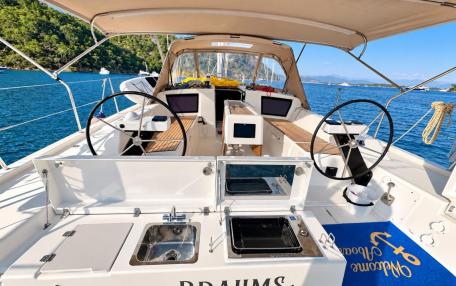Dufour 430 / Brahms (2023)