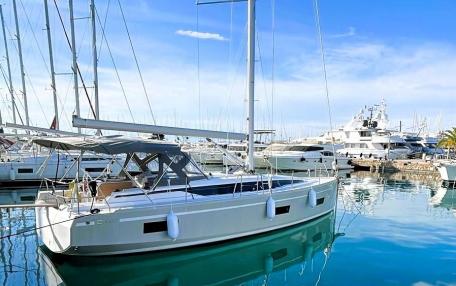 Bavaria C42 / CHRISTOS (2025)