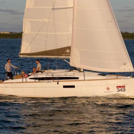 Simbolična fotografija: Sun Odyssey 349 - 3 cab. / Mia (2023)